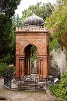 Pavillon du mausolée pour Thomas Hanbury. La Mortola: Jardin botanique de Hanbury, Vintimille, Italie.