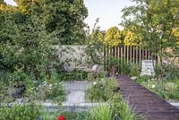 The Style and Design Garden, parrainé par London Mosaic, CED, Garden Brocante Online, RHS Hampton Court Flower Show, 2018.