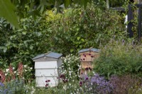 Ruches d'abeilles et plantation de prairies en parterre de fleurs. RHS Chelsea Flower Show 2021, RHS Cop 26 Jardin
