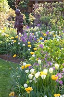 Tulipa Pomponette Jaune, Tulipa viridiflora Vert Printemps, Tulipa Coeur Blanc, Lunaria annua 