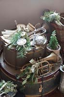 Décorations de Noël avec de vieux instruments de musique 